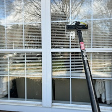 Professional-Window-Cleaning-in-Charlottesville-VA 2